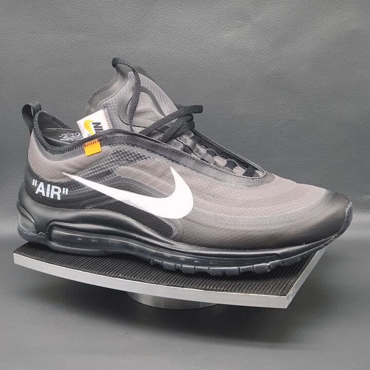 Off-White x Nike Air Max 97 in Schwarz
